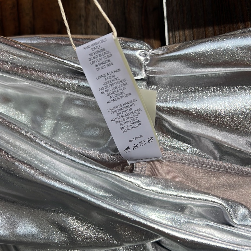 SKIMS METALLIC SWIM SARONG MINI SKIRT - Picture 5 of 15